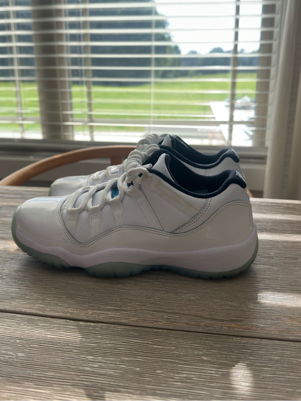 Air Jordan 11 Retro Low “Legend Blue” (2021) White/Legend Blue Size 6.5 Y - Picture 2 of 5